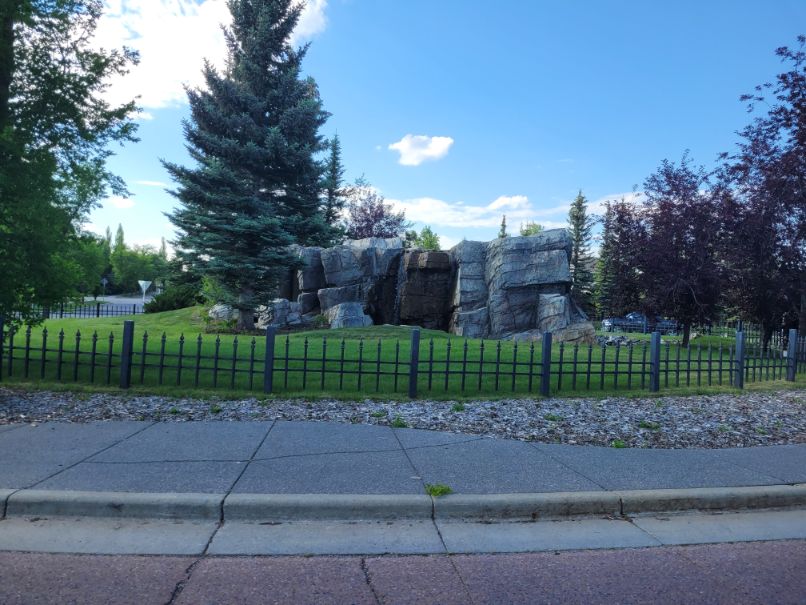 Discovery ridge entrance fountain