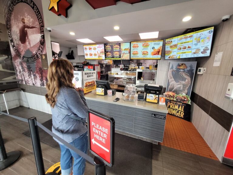 carls junior fast food counter ordering